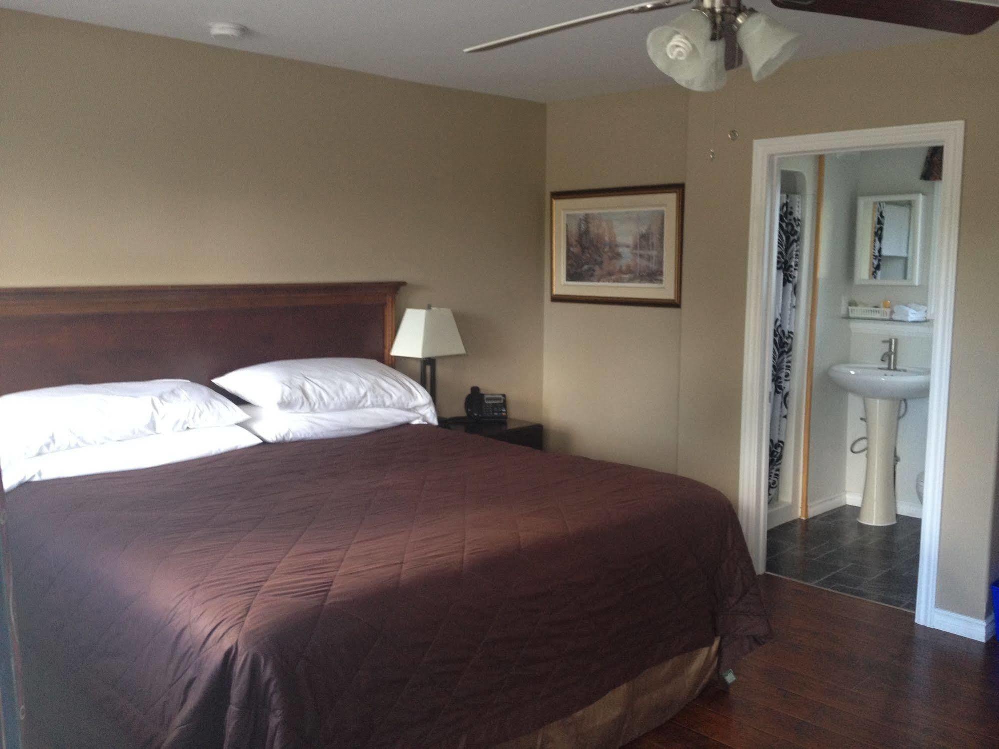 My Friends Inn Manitoulin Manitowaning Eksteriør billede