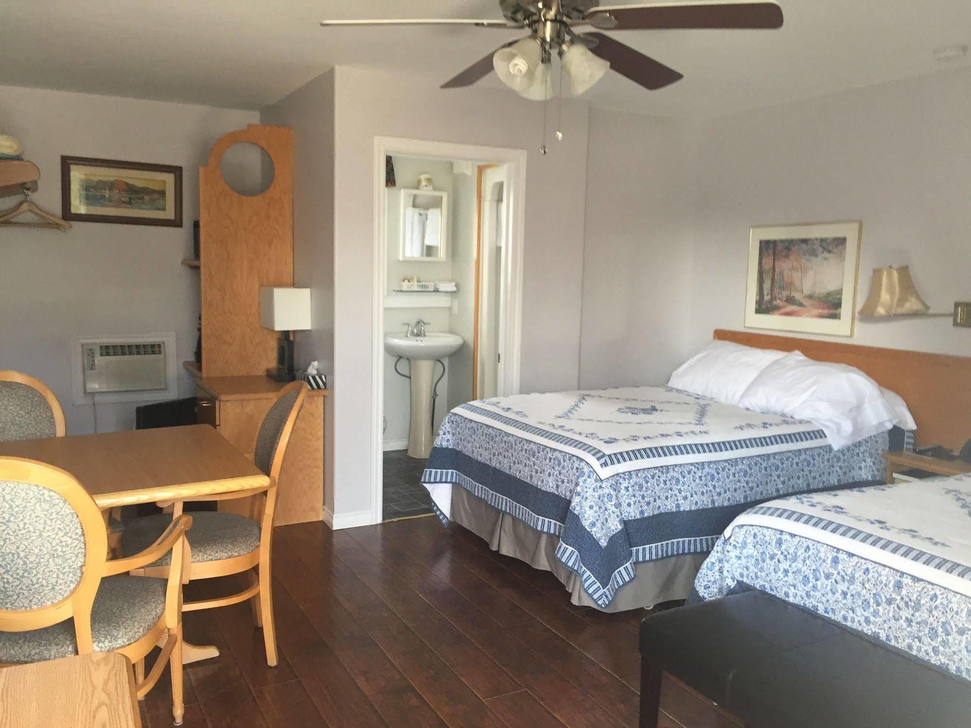 My Friends Inn Manitoulin Manitowaning Eksteriør billede